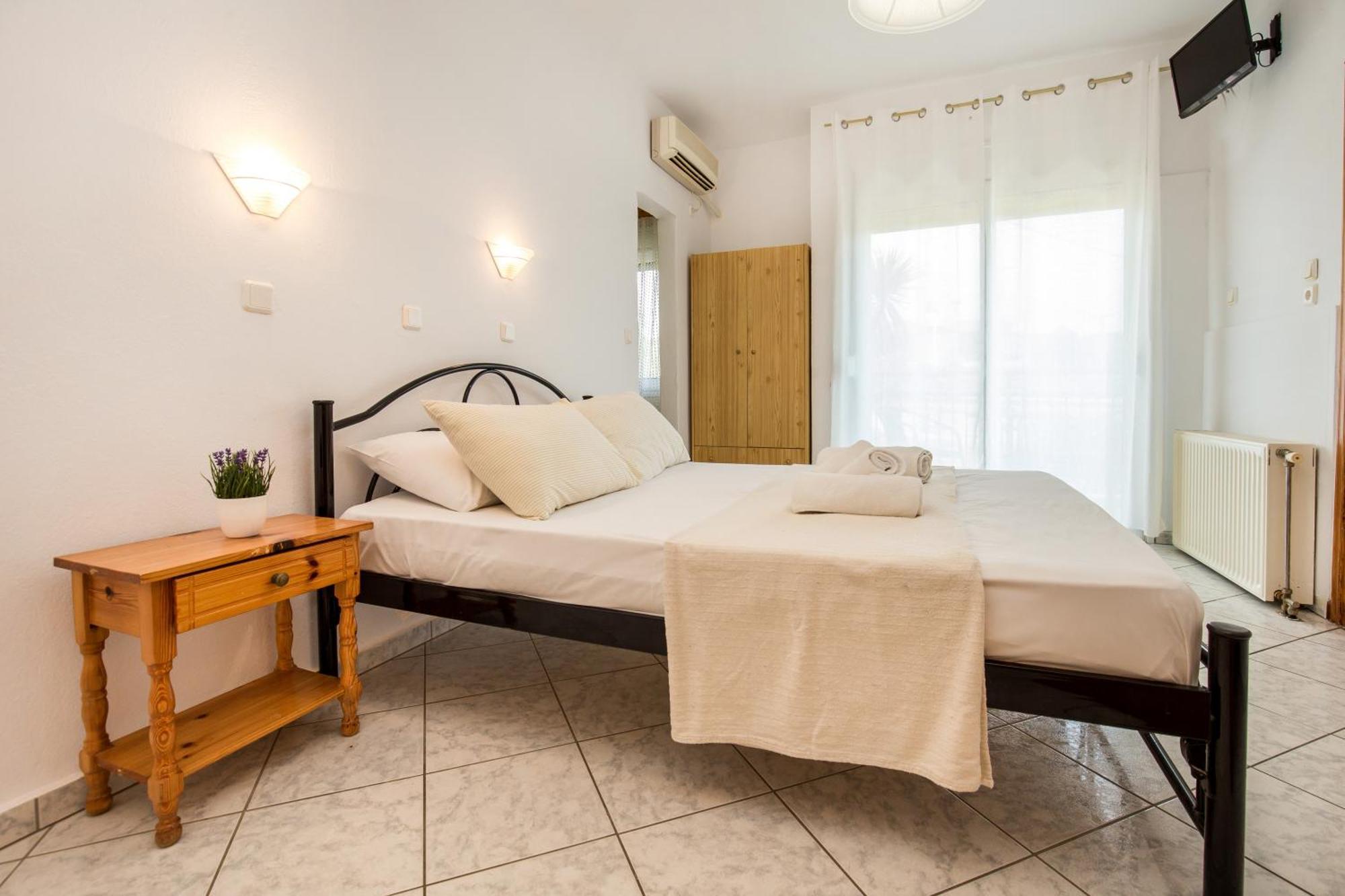 Ianos Apartments ポトス エクステリア 写真